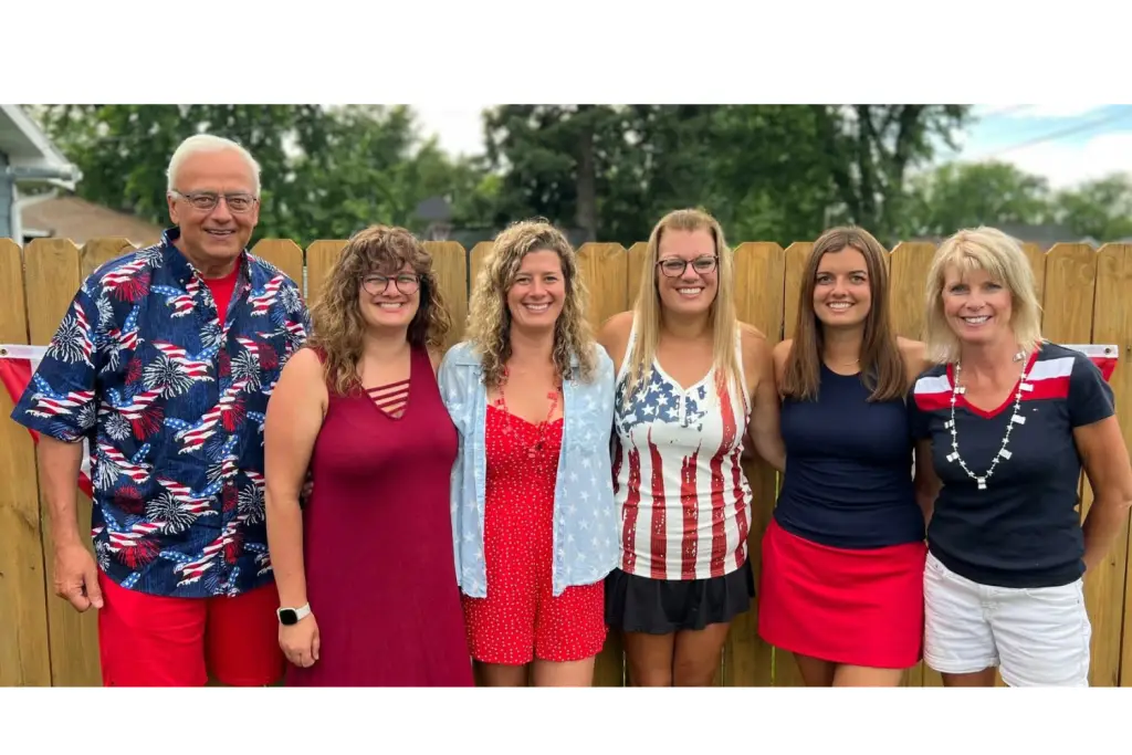 Todd Kuckkahn with his daughters, from left, Mckenzy, Molly, Megan, Morgan and his wife, Mary.